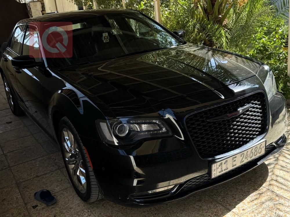 کرایسلەر 300